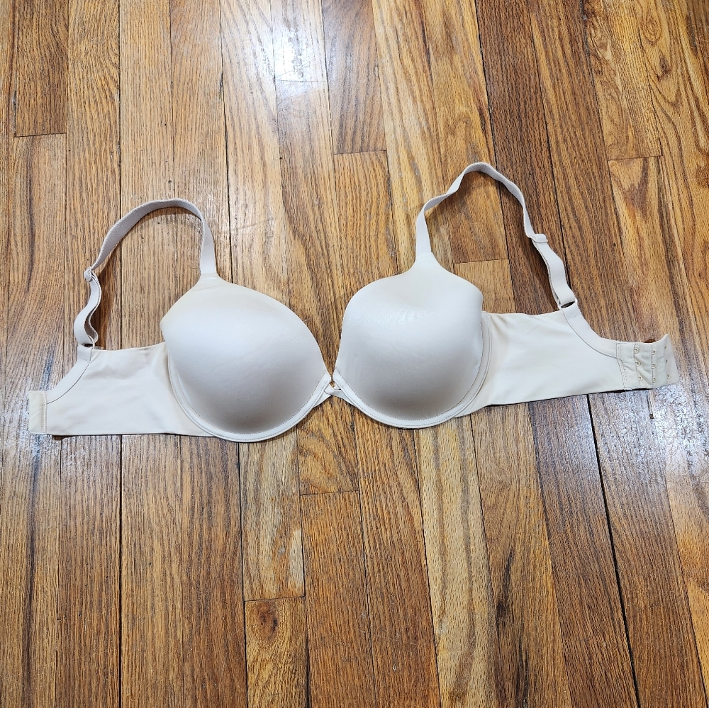 Wacoal 32DDD Nude Satin Bra